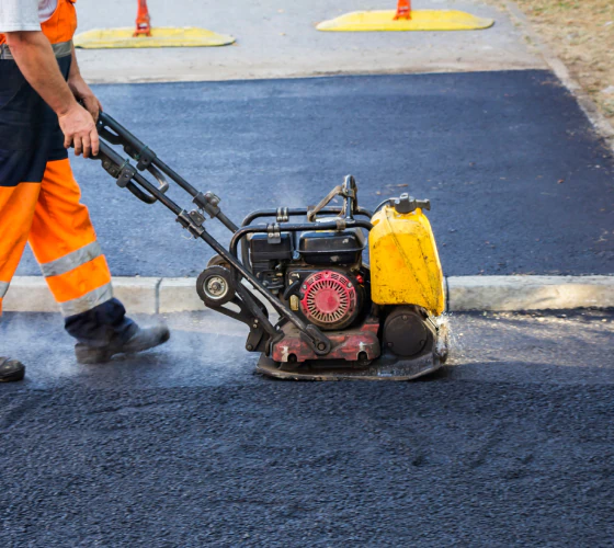 Blacktop and Asphalt Sealing 4